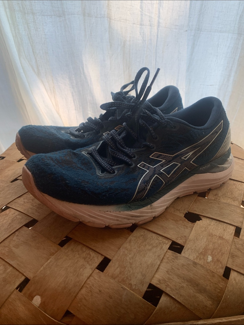 Women's Size 7 Asics GEL-CUMULUS 23 Running Shoes Sneakers